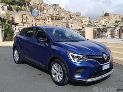 Usata Renault Captur Intens 101 CV (74 kW) 2019 Blu SUV