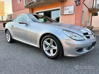 Usata Mercedes SLK200 163 CV (119 kW) 2006 Grigio Cabrio