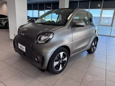 Usata Smart ForTwo Coupé Passion 60 kW (82 CV) 2024 Grigio Utilitaria