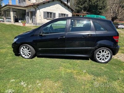Usata Mercedes B180 109 CV (80 kW) 2007 Nero Monovolume