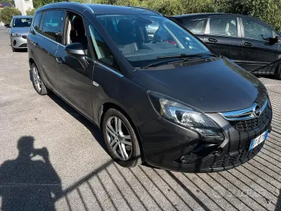 Usata Opel Zafira 165 CV (121 kW) 2013 Grigio Monovolume