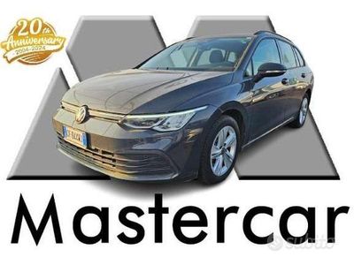 Usata VW Golf VIII Life 110 CV (80 kW) 2021 Grigio Station wagon