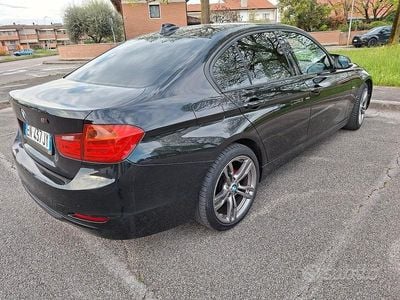 Begagnad BMW 320 184 HK (135 kW) 2012 Svart Sedan