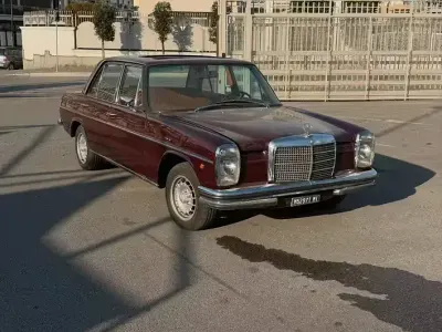 Usata Mercedes W114 1970 Rosso Berlina