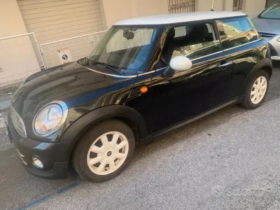 Usata Mini Cooper 112 CV (82 kW) 2010 Nero Utilitaria