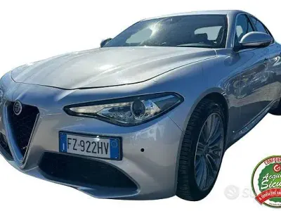 Begagnad Alfa Romeo Giulia Lusso 190 HK (139 kW) 2019 Grå Sedan