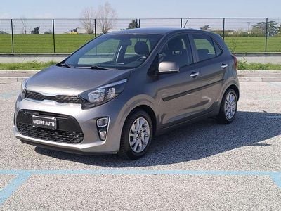 Usata Kia Picanto 65 CV (47 kW) 2018 Astro gray Utilitaria