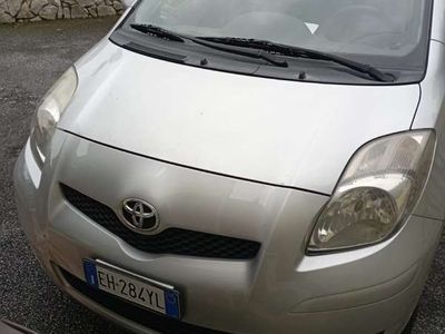 usata Toyota Yaris 5p 1.0