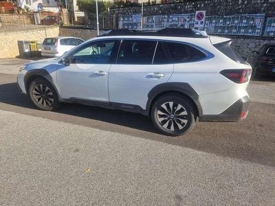 Usata Subaru Outback 159 CV (116 kW) 2024 Bianco Station wagon