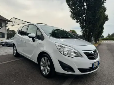 Usata Opel Meriva S 101 CV (74 kW) 2012 Bianco Monovolume