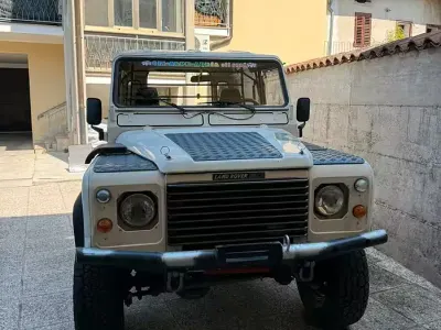 Usata Land Rover Defender 1987 Bianco SUV