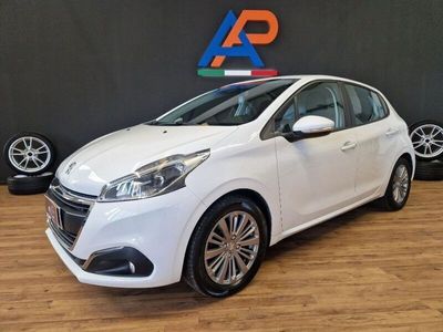 usata Peugeot 208 PureTech 82 5 porte Allure OK NEOPATENTATI