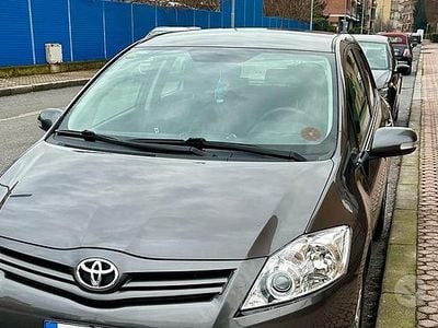 Usata Toyota Auris 2012 Grigio Berlina