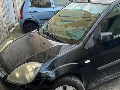 Usata Ford Fiesta 73 CV (53 kW) 2006 Nero Utilitaria
