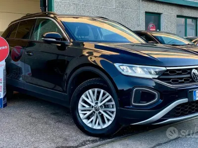 Usata VW T-Roc Style 150 CV (110 kW) 2023 Nero SUV