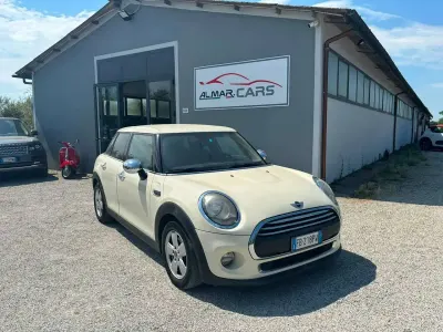 Usata Mini One D Business 95 CV (69 kW) 2015 Other Utilitaria