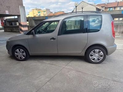Usata Skoda Roomster Ambition 105 CV (77 kW) 2012 Grigio Monovolume