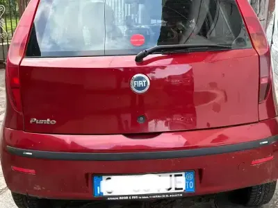 Usata Fiat Punto 80 CV (58 kW) 2005 Rosso Utilitaria