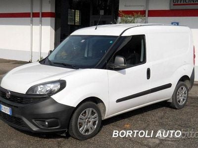 Usata Fiat Doblò Lounge 105 CV (77 kW) 2021 Bianco Monovolume