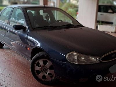 Begagnad Ford Mondeo 1997 Sedan