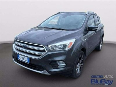Usado Ford Kuga Titanium 150 CV (110 kW) 2017 Gris SUV