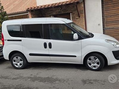 Usata Fiat Doblò 105 CV (77 kW) 2012 Bianco Monovolume