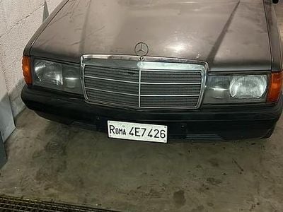 Usata Mercedes 190 122 CV (89 kW) 1984 Grigio Berlina