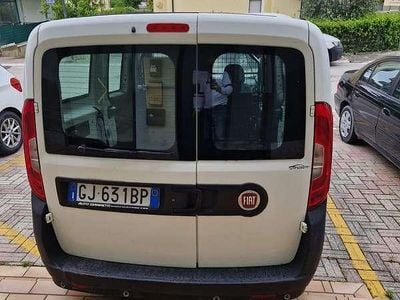 Usata Fiat Doblò 63 CV (46 kW) 2017 Bianco Monovolume
