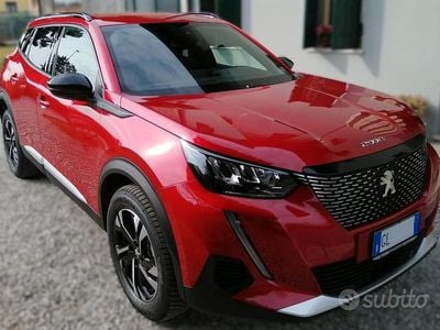Usata Peugeot 2008 Allure 131 CV (96 kW) 2023 Rosso SUV