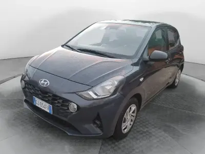 Usata Hyundai i10 Advanced Plus 67 CV (49 kW) 2022 Grigio Utilitaria