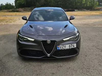 Usata Alfa Romeo Giulia Quadrifoglio 510 CV (375 kW) 2016 Grigio Berlina