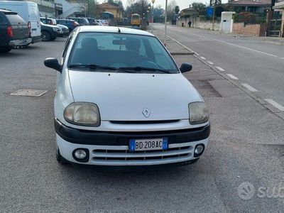 usata Renault Clio II 1.2 3 porte RN