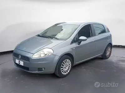 Usata Fiat Grande Punto Dynamic 65 CV (47 kW) 2008 Grigio Utilitaria