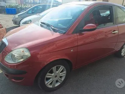 Usata Lancia Ypsilon 80 CV (58 kW) 2004 Rosso Utilitaria