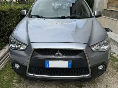 Usata Mitsubishi ASX Invite 117 CV (86 kW) 2012 Grigio SUV