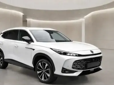 Nuova MG HS Luxury 224 CV (164 kW) 2026 Bianco SUV