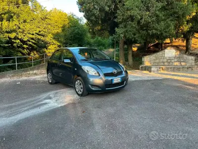 Usata Toyota Yaris 69 CV (50 kW) 2009 Bluazzurro Utilitaria