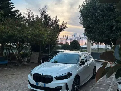 Usata BMW 118 M Sport 150 CV (110 kW) 2021 Bianco Utilitaria