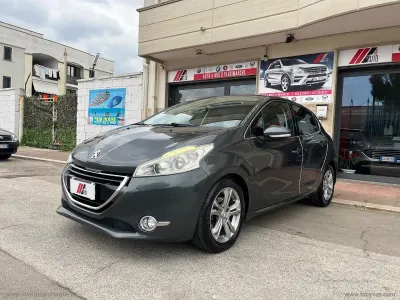 Occasion Peugeot 208 Allure 92 ch (67 kW) 2014 Gris Citadine