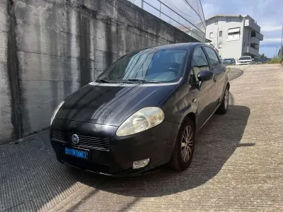 Usata Fiat Grande Punto Emotion 120 CV (88 kW) 2006 Nero Utilitaria