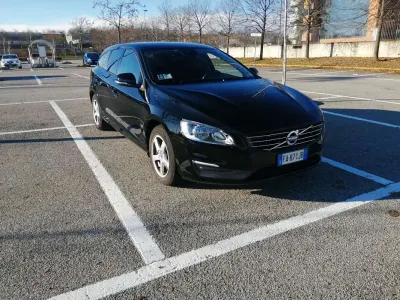 Usata Volvo V60 Momentum 114 CV (83 kW) 2015 Station wagon