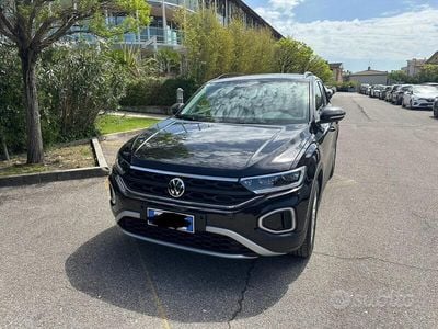 Usata VW T-Roc Life 116 CV (85 kW) 2024 Nero SUV