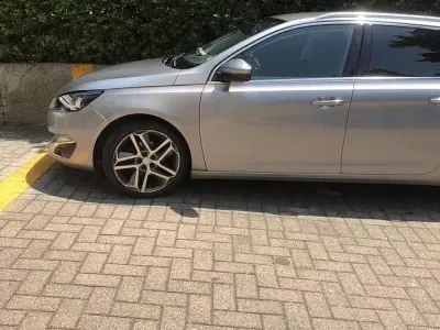 Usata Peugeot 308 SW 110 CV (80 kW) 2018 Grigio Station wagon