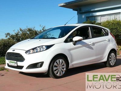 Usata Ford Fiesta 97 CV (71 kW) 2015 Bianco Berlina
