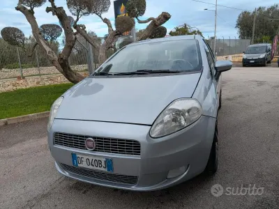 Usata Fiat Grande Punto 75 CV (55 kW) 2008 Grigio Utilitaria