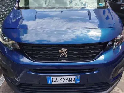Usata Peugeot Rifter GT-line 131 CV (96 kW) 2020 Grigio Monovolume