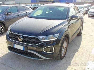 Usata VW T-Roc Life 115 CV (84 kW) 2023 Nero SUV