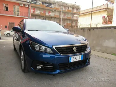 Usata Peugeot 308 Business-Line 131 CV (96 kW) 2018 Bluazzurro Berlina