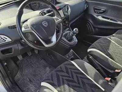 Usata Lancia Ypsilon