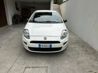 Usata Fiat Punto Street 69 CV (50 kW) 2018 Bianco Utilitaria